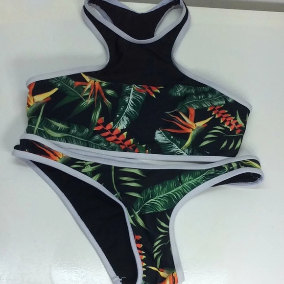 Cupshe Other - CUPSHE Black Exotic Floral Print Medium Bikini